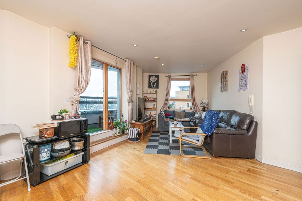 Property photo 3 of 12