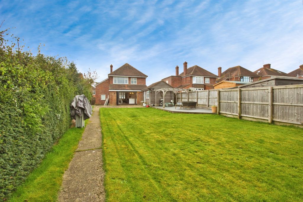 Property photo 2 of 17