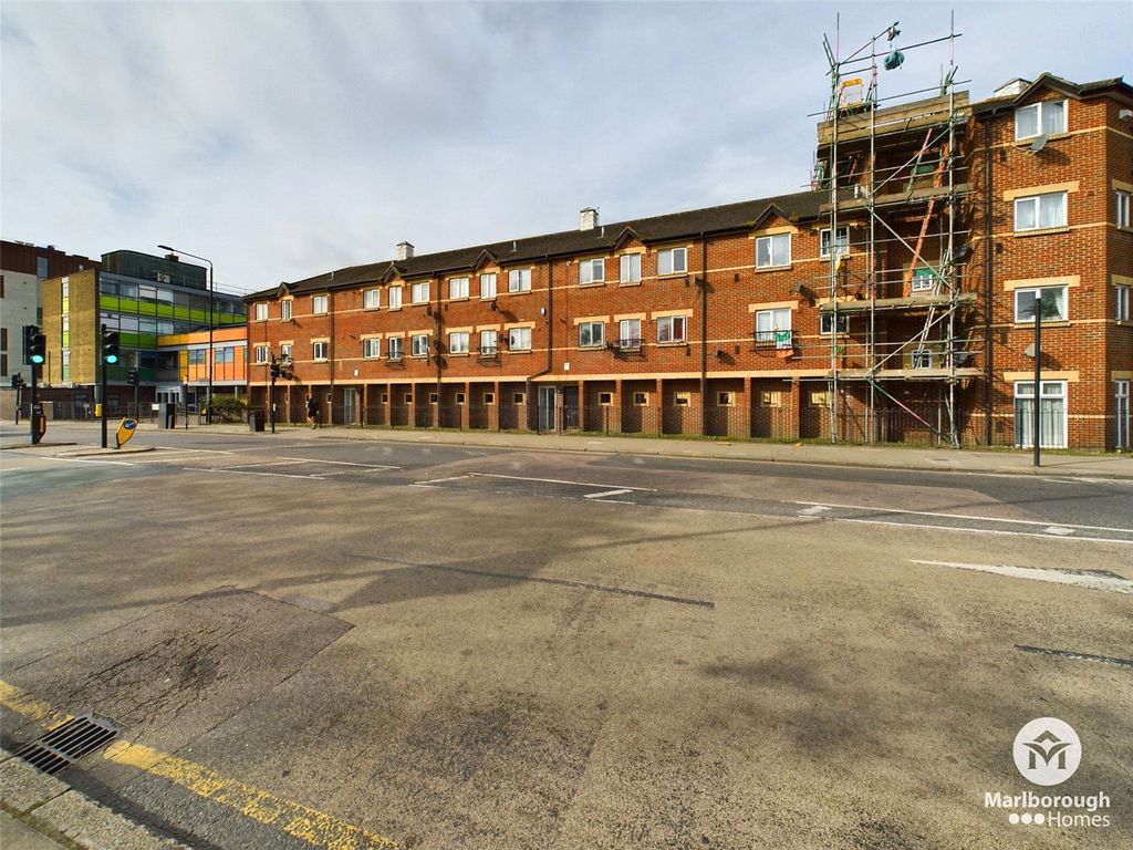 Property photo 1 of 14 Westham Lane E15