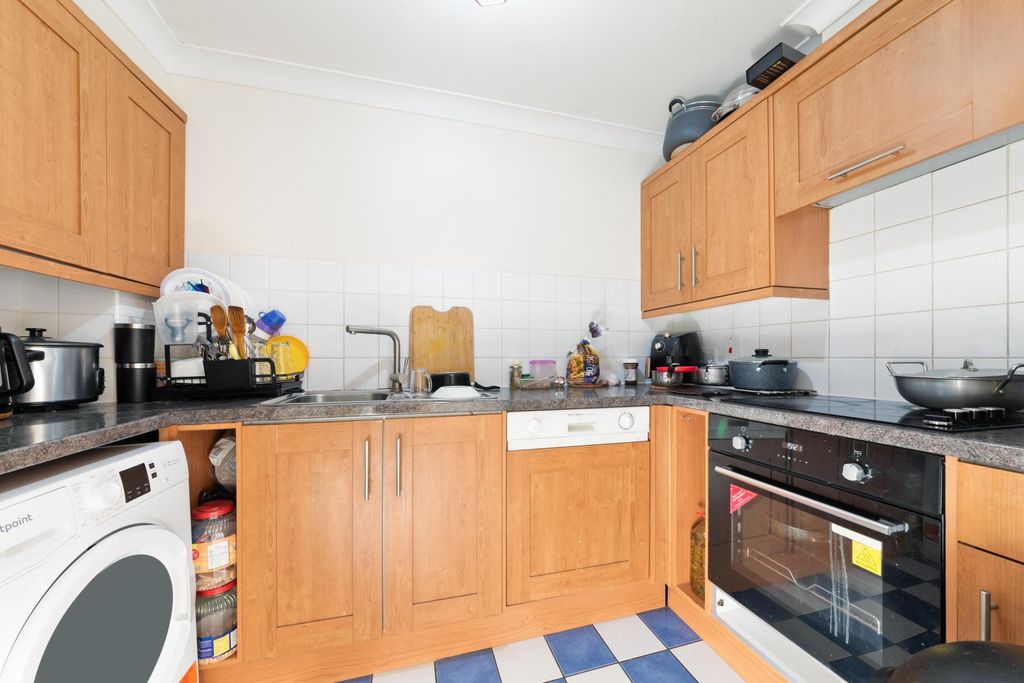 Property photo 2 of 16