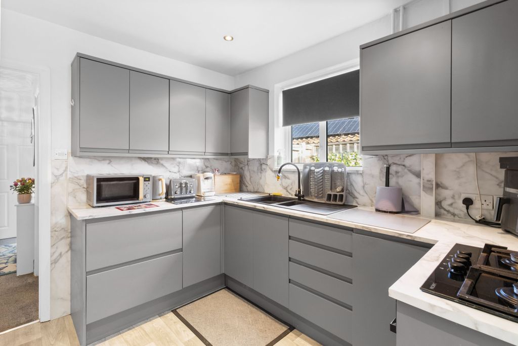 Property photo 2 of 26