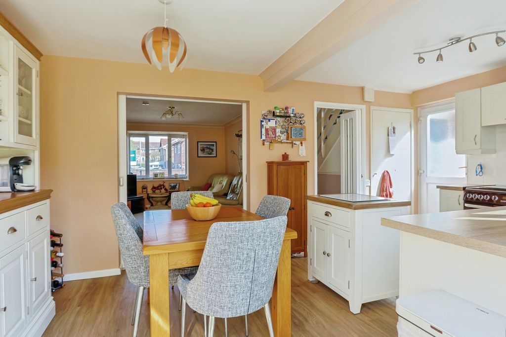 Property photo 2 of 19 Kitchen/Diner