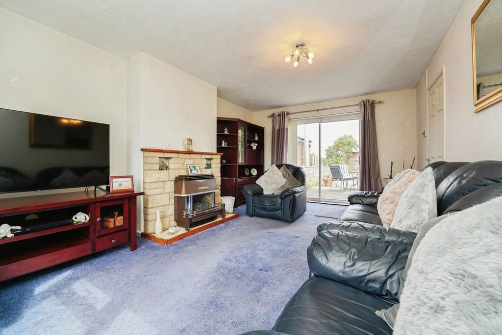 Property photo 2 of 16 Photo