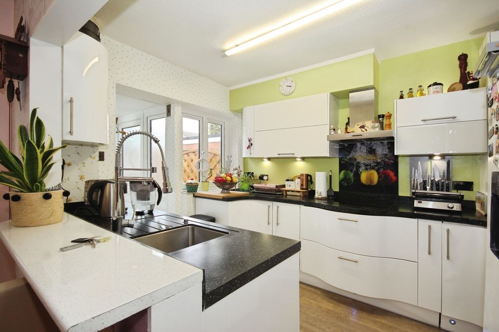 Property photo 3 of 21 Pbox-Img.Jpg