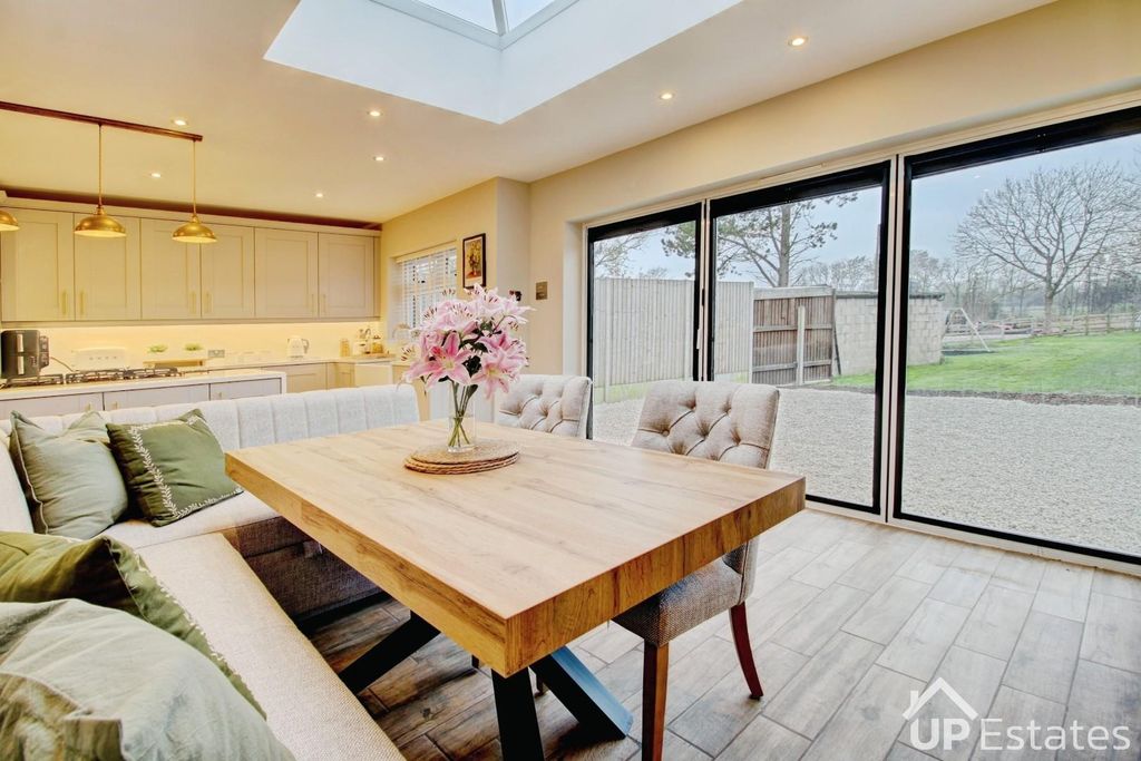 Property photo 3 of 35