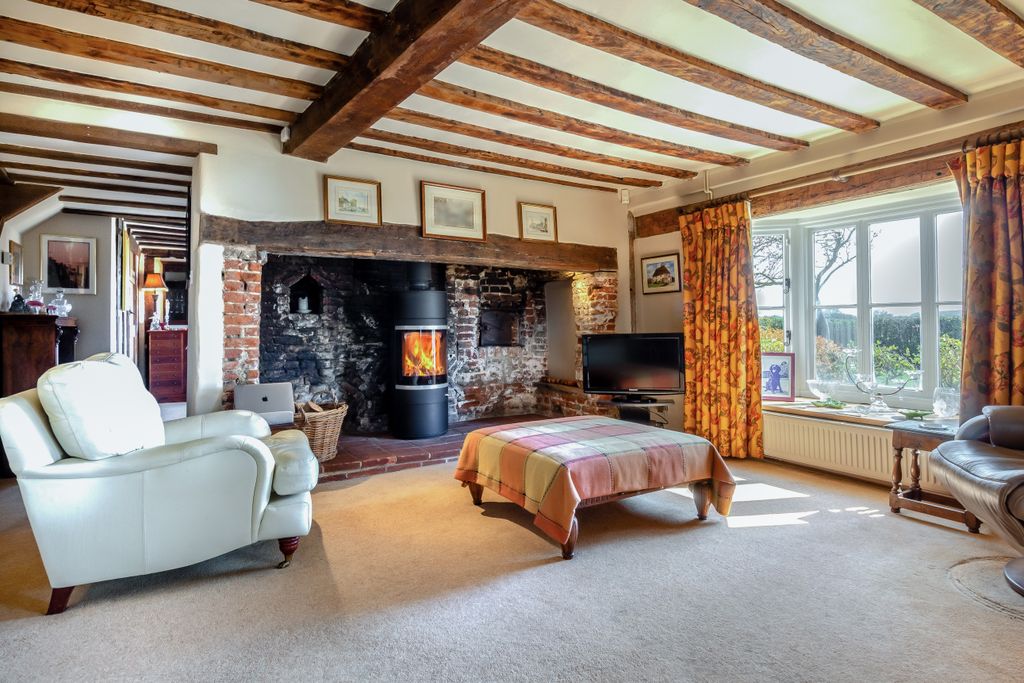 Property photo 3 of 36 8641859-Interior07