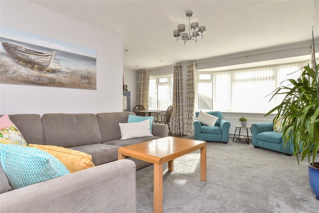 Property photo 2 of 15 Lounge