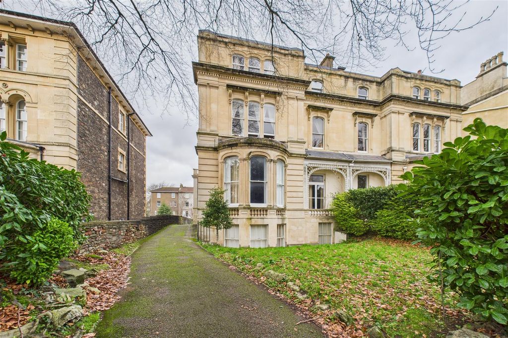 Property photo 2 of 27 Flat 4, 21 Tyndalls Park Road, Clifton, Bristol Bs