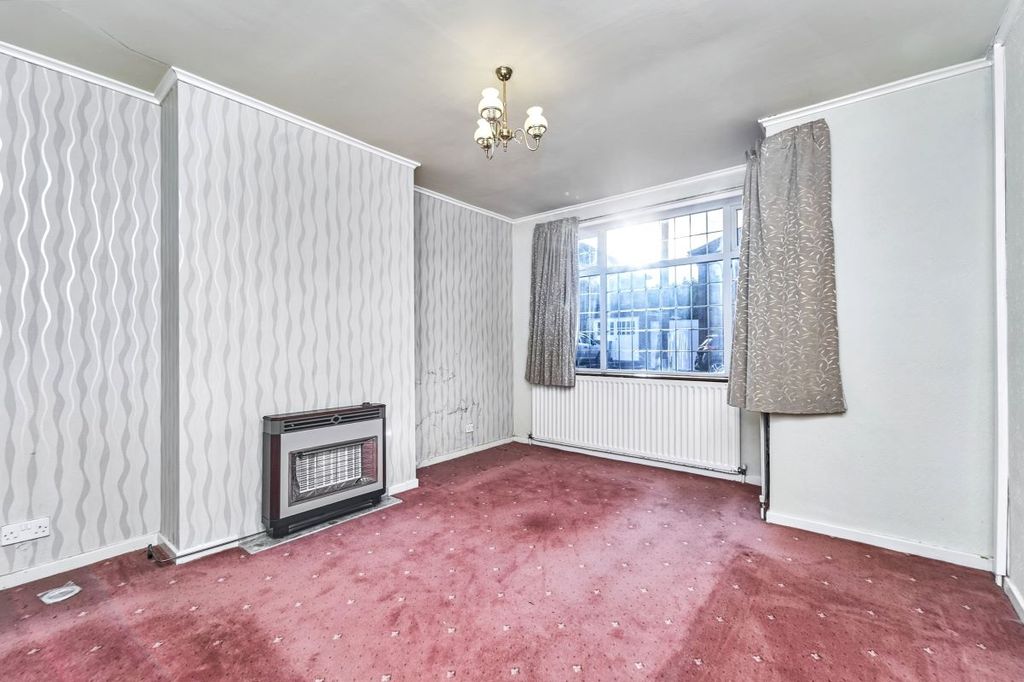 Property photo 2 of 28