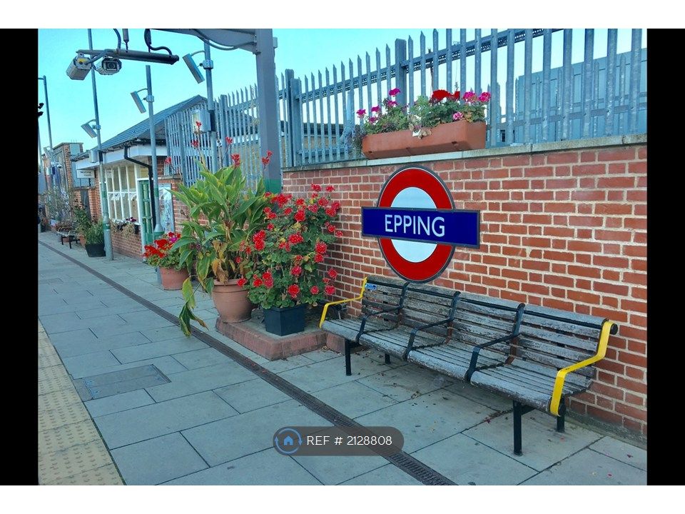 Property photo 2 of 14 Tube Station