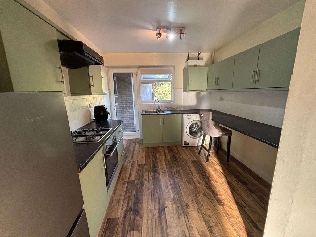 Property photo 2 of 18 Refurbished Kitchen