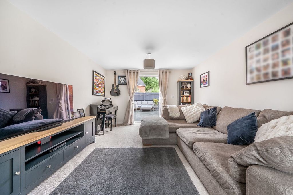 Property photo 3 of 21