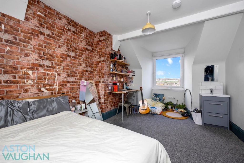 Property photo 2 of 10 4630401