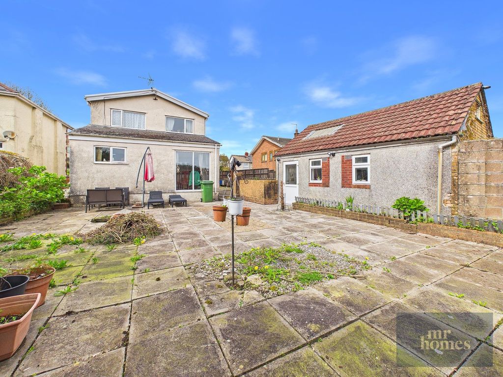 Property photo 2 of 30