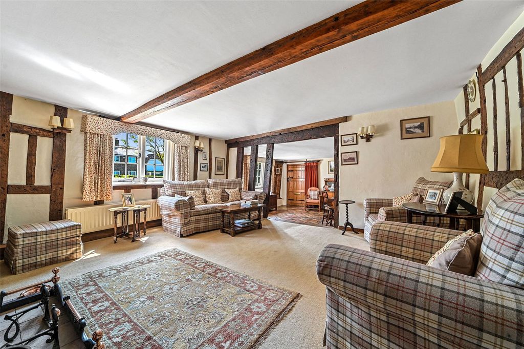 Property photo 2 of 33 Picture No. 11