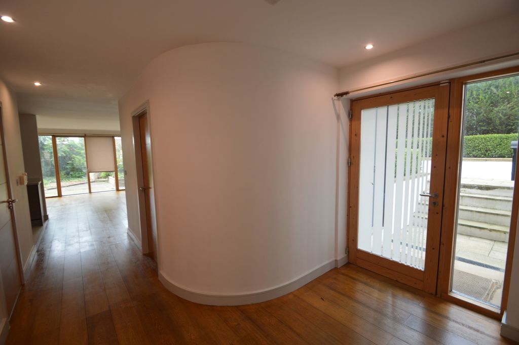 Property photo 2 of 18 Photo 13