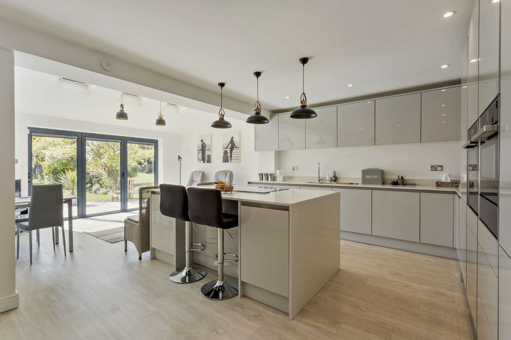 Property photo 2 of 15 Picture No. 09