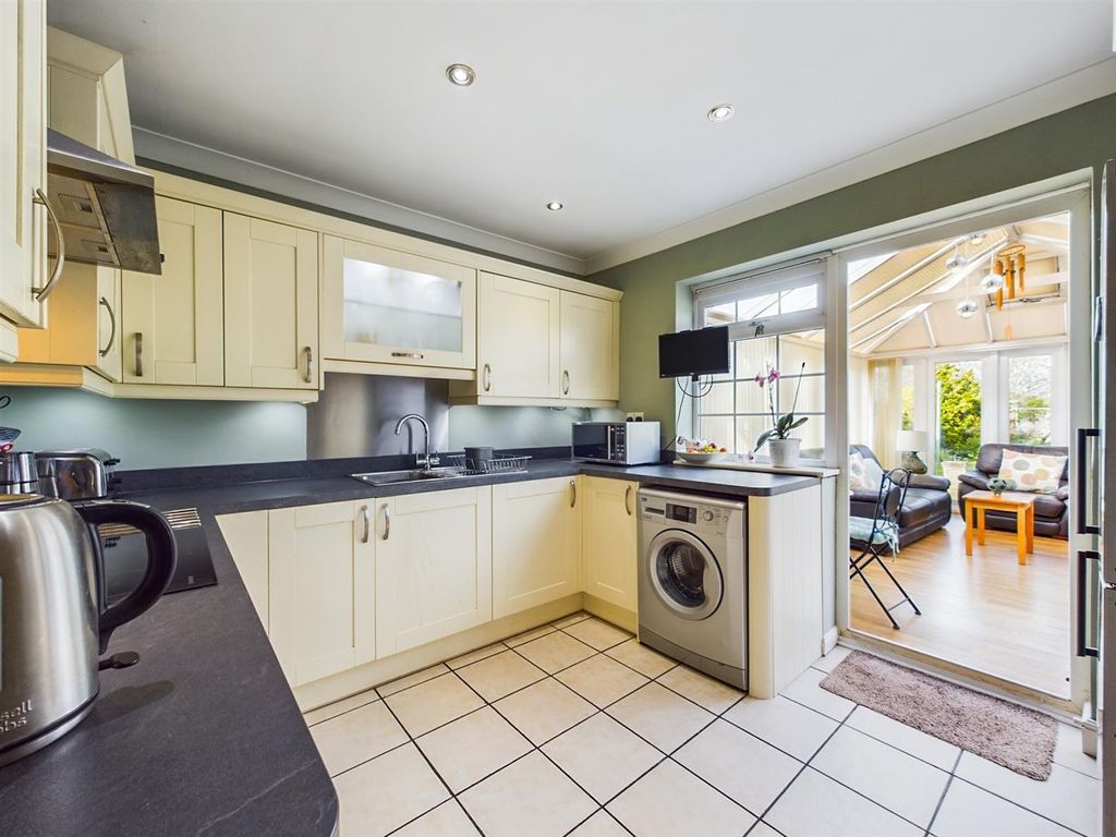 Property photo 2 of 21