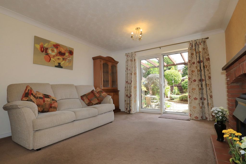 Property photo 3 of 27