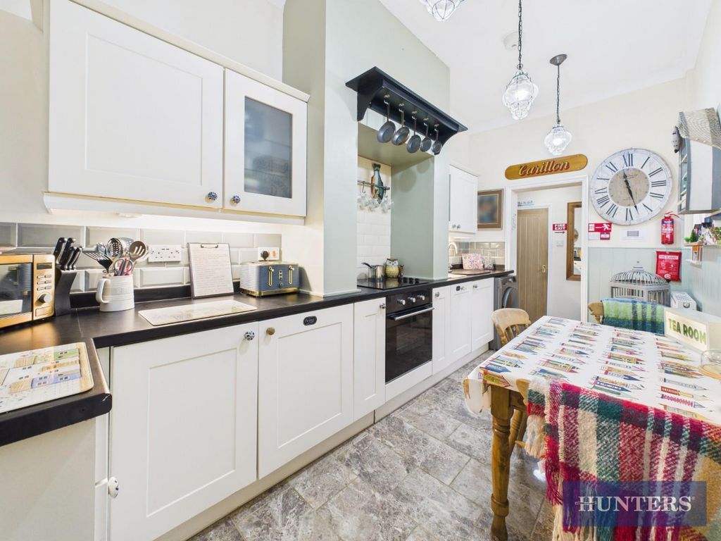 Property photo 2 of 17 Kitchen