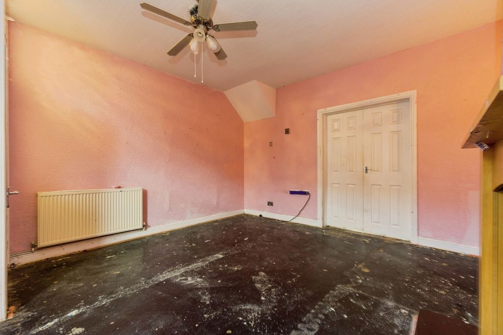 Property photo 3 of 11 Image 2