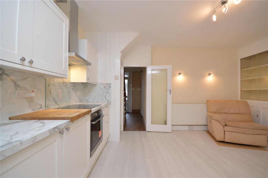 Property photo 2 of 10 Picture No. 05