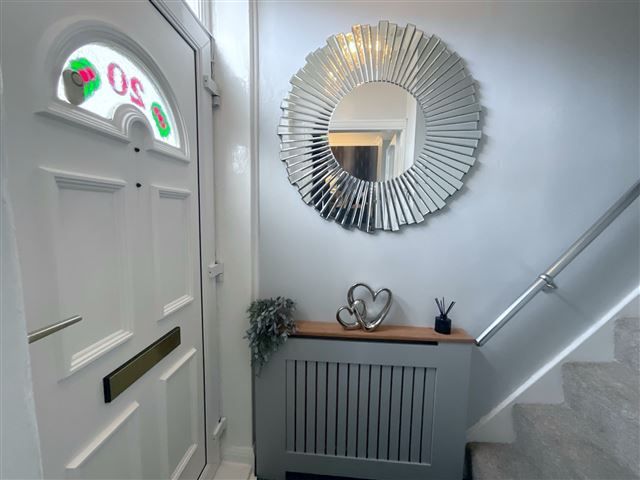 Property photo 2 of 21 Hallway