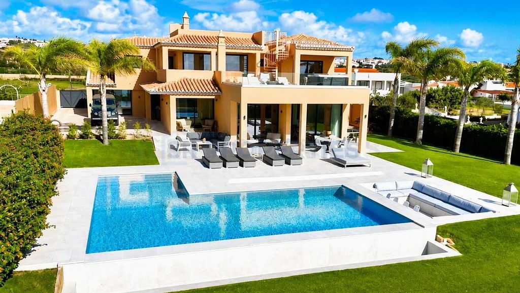 Property photo 1 of 41 Luxury 5 Bedroom Villa With Private Pool In Albufeira