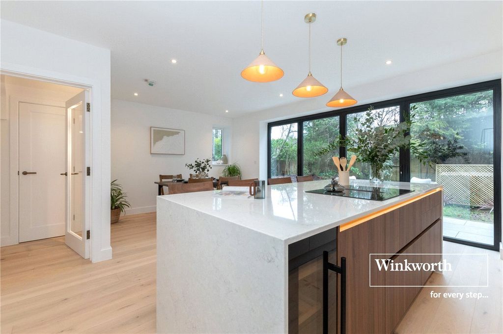 Property photo 2 of 17 Picture No. 90