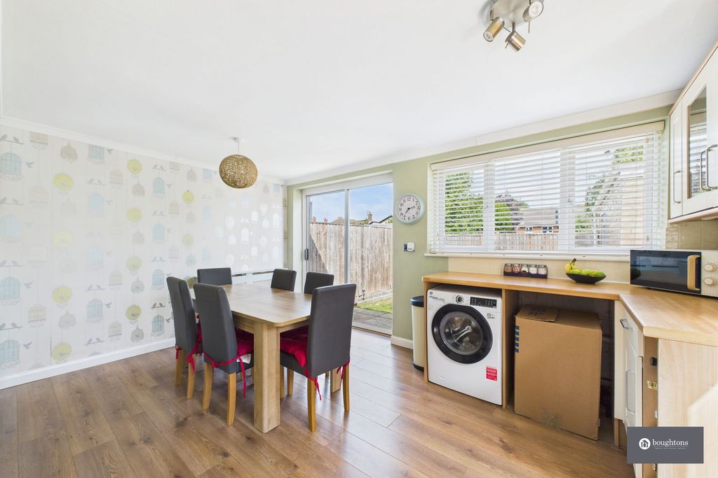 Property photo 3 of 35