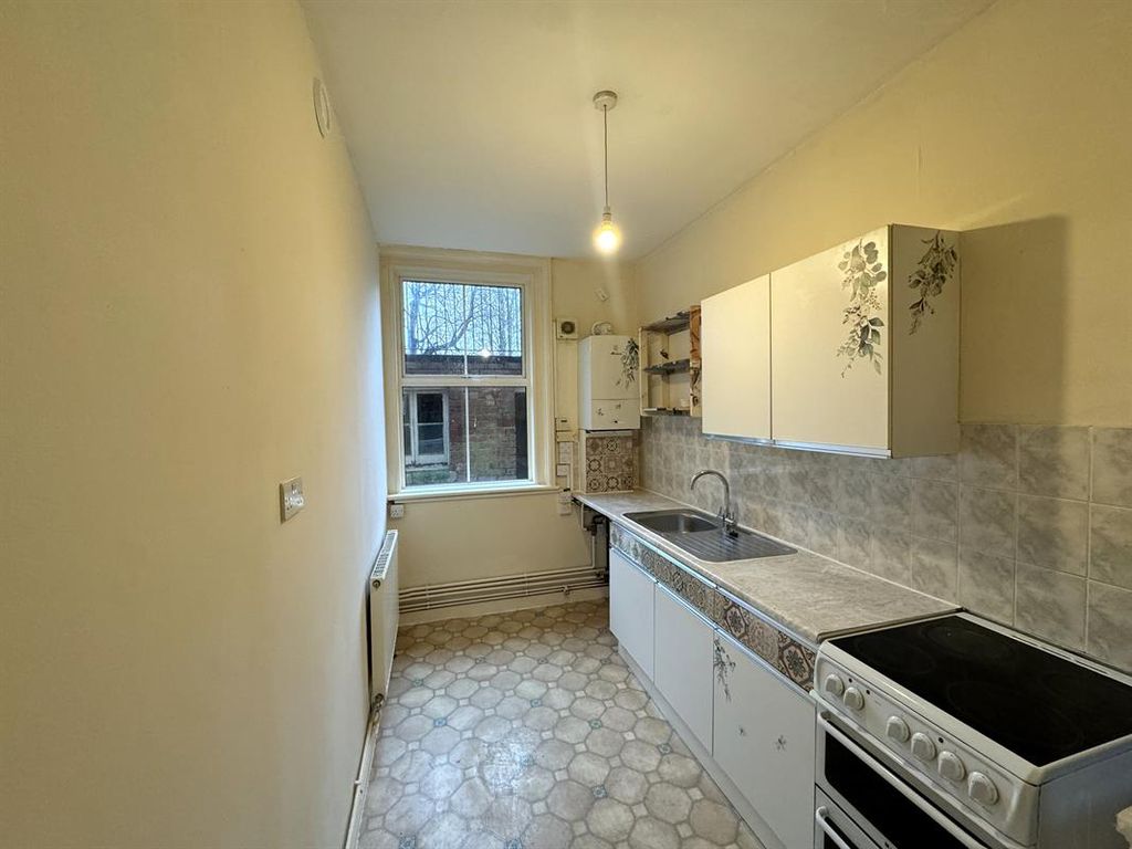 Property photo 3 of 7 Photo 6