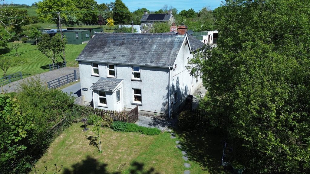 Property photo 2 of 36