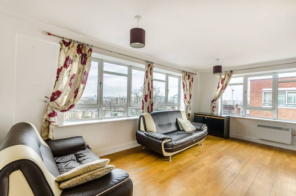 Property photo 2 of 12