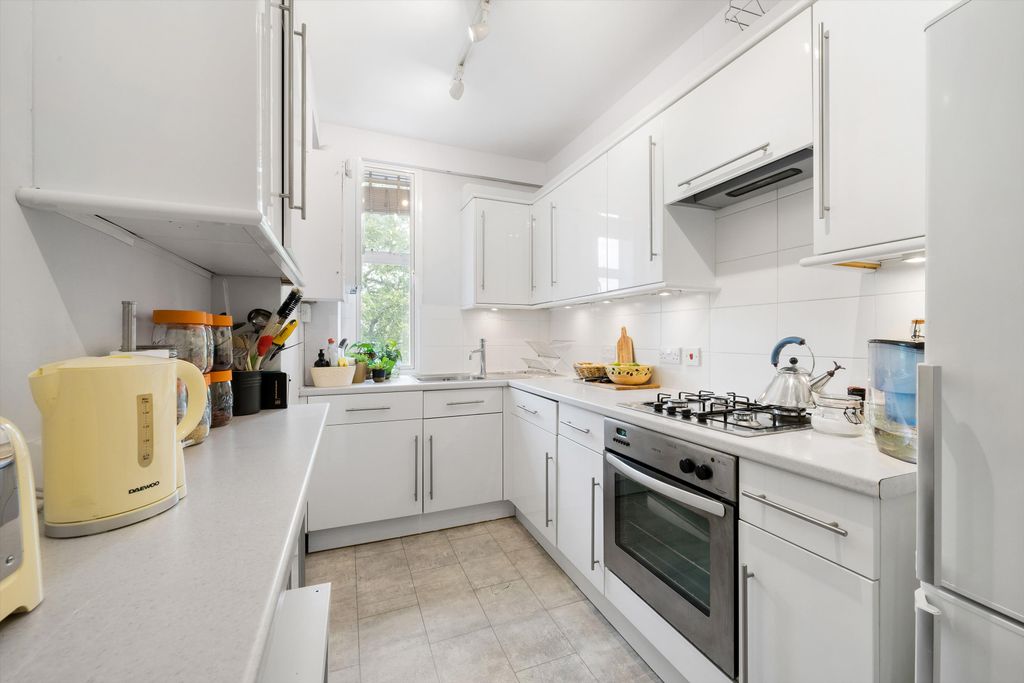 Property photo 3 of 12 Image