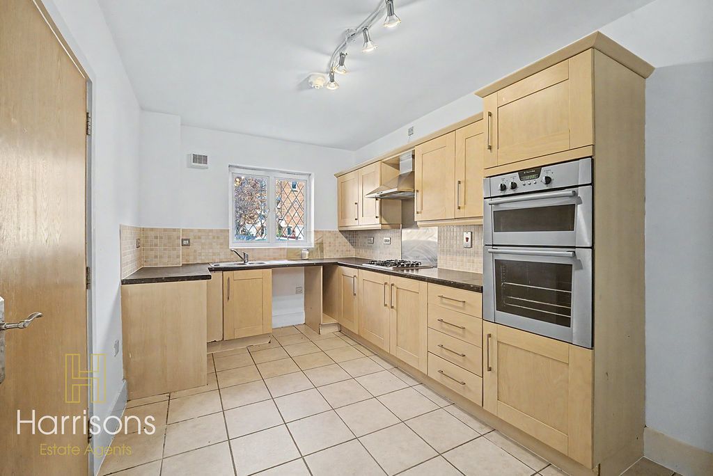 Property photo 2 of 23 Photo 12
