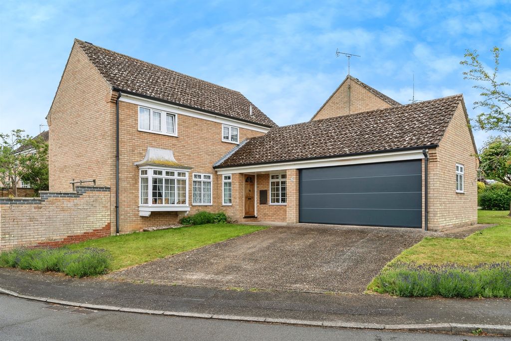 Property photo 1 of 17
