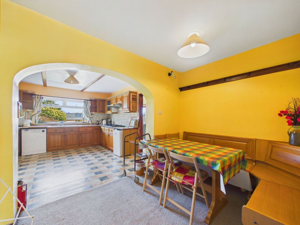 Property photo 3 of 27