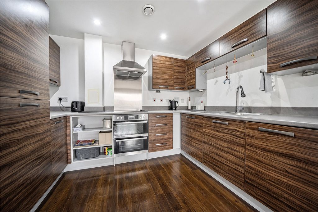 Property photo 3 of 21 Picture No. 14