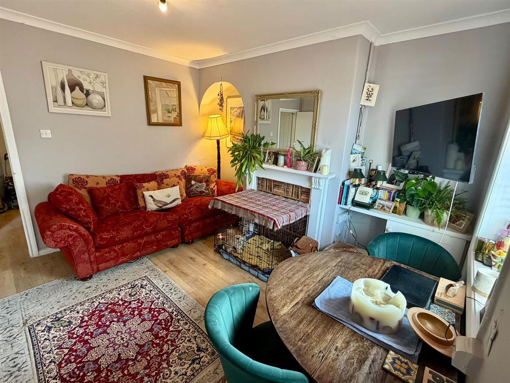 Property photo 2 of 13
