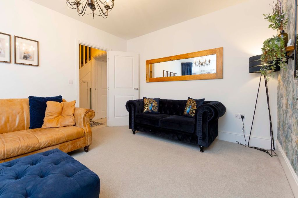 Additional image 7 of 4 bed detached house for saleFoxglove Close, Trelewis, Treharris CF46