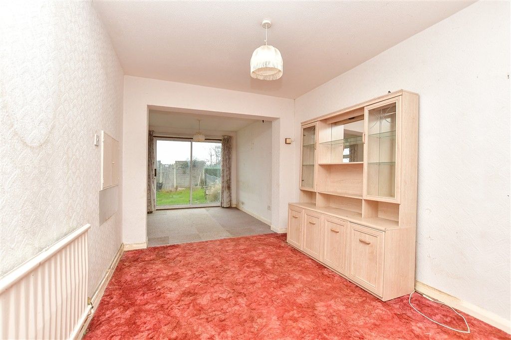 Property photo 2 of 14 Lounge