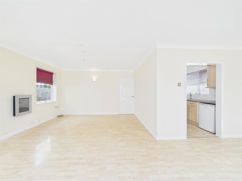 Property photo 3 of 24