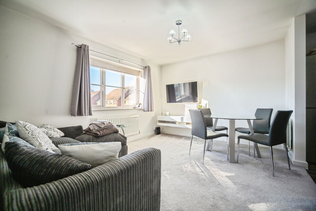 Property photo 3 of 13 Lounge/Dining Room