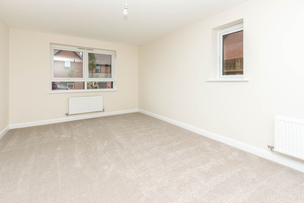 Property photo 2 of 11 Lounge