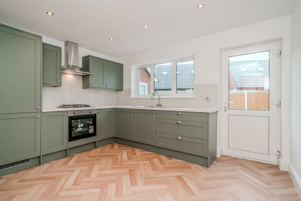 Property photo 3 of 41