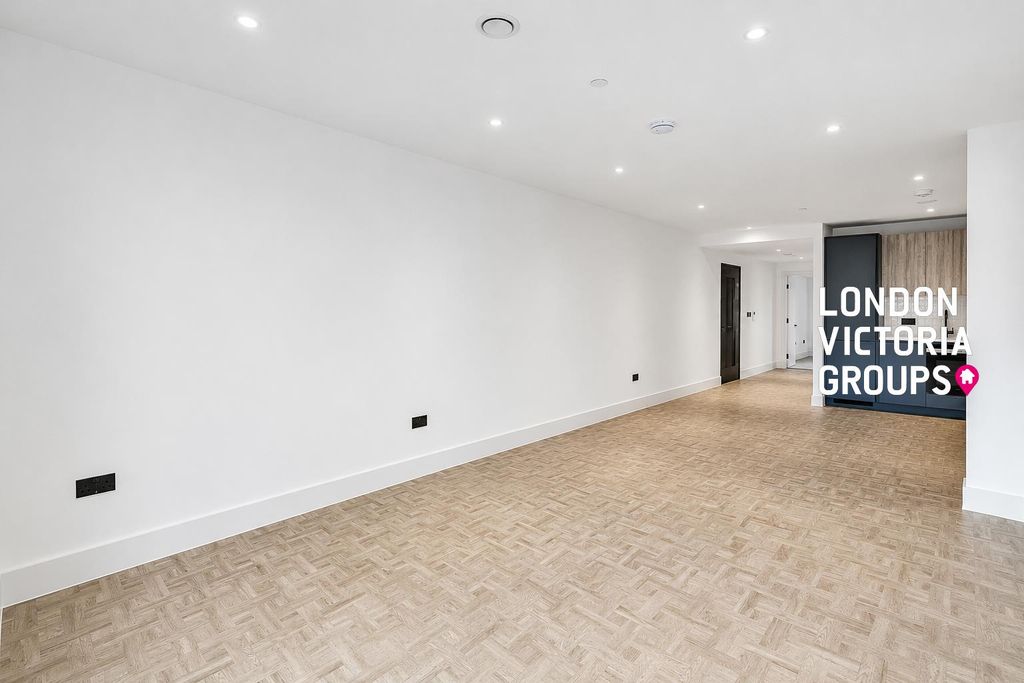 Property photo 1 of 11 1-14038.Jpg