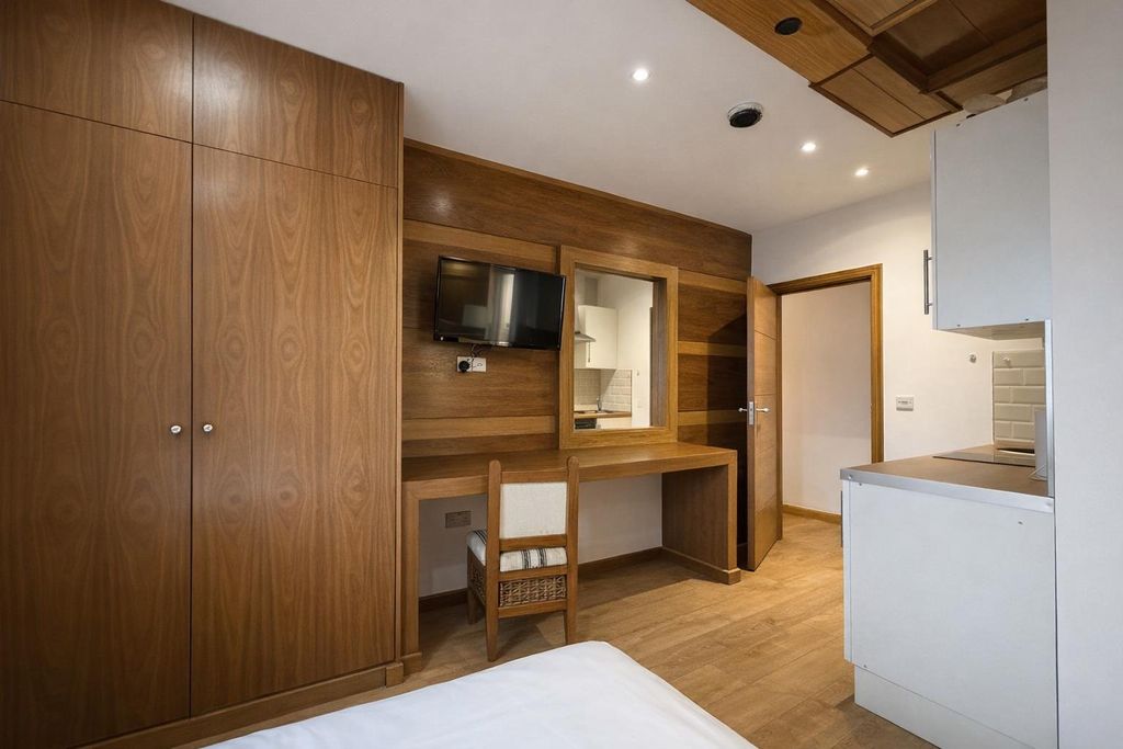 Property photo 3 of 5 Chatgpt Image Feb 9, 2026, 01_50_49 Pm.Png