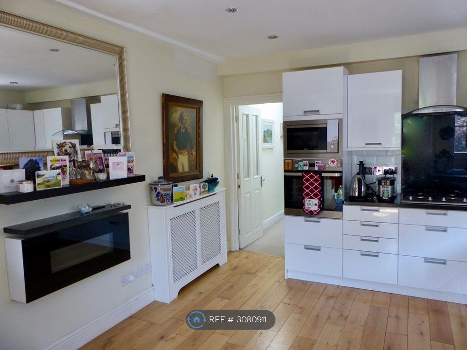 Property photo 3 of 13 Kitchen