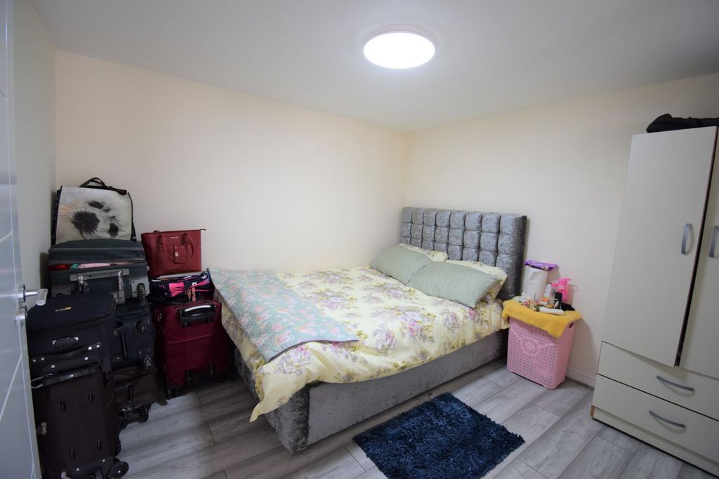 Property photo 2 of 7 Gallery