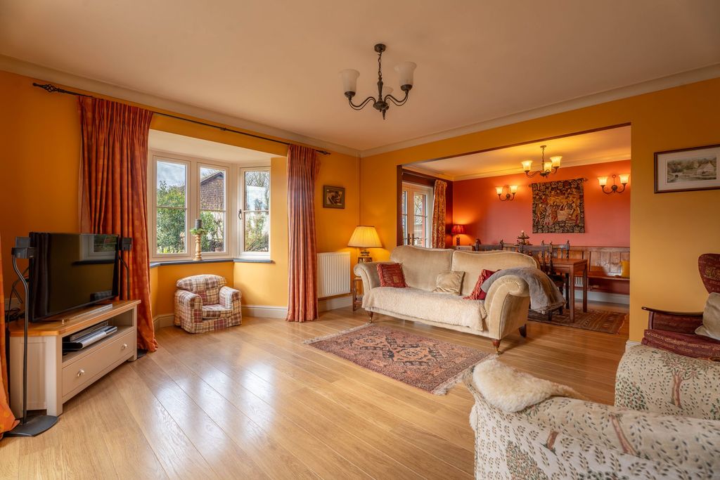 Property photo 3 of 37